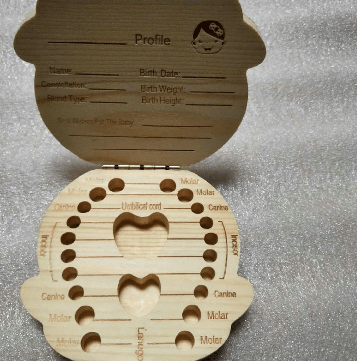 קופסת שיני חלב מעוצבת מעץ עם אפשרות רישום לפרטי הילד